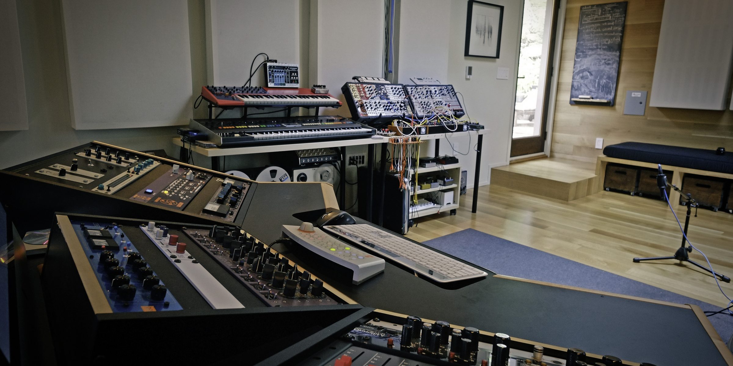 In the studio with Taylor Deupree | Headphone Commute